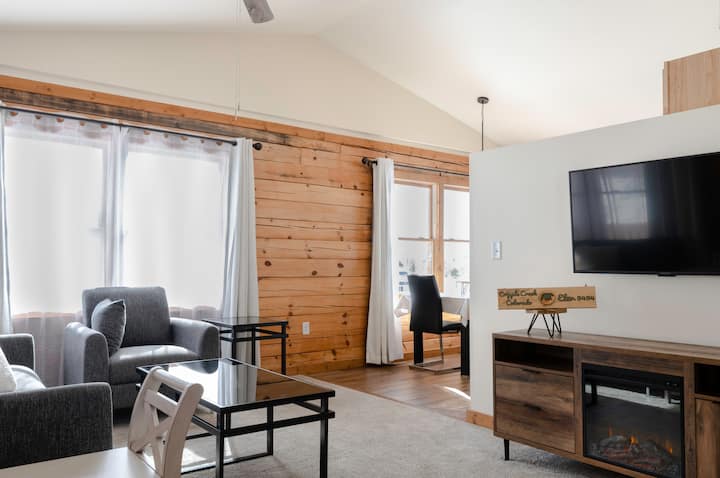 Oso Lucky Lodge | Hot Tub • Walk To Casinos - Cripple Creek, CO