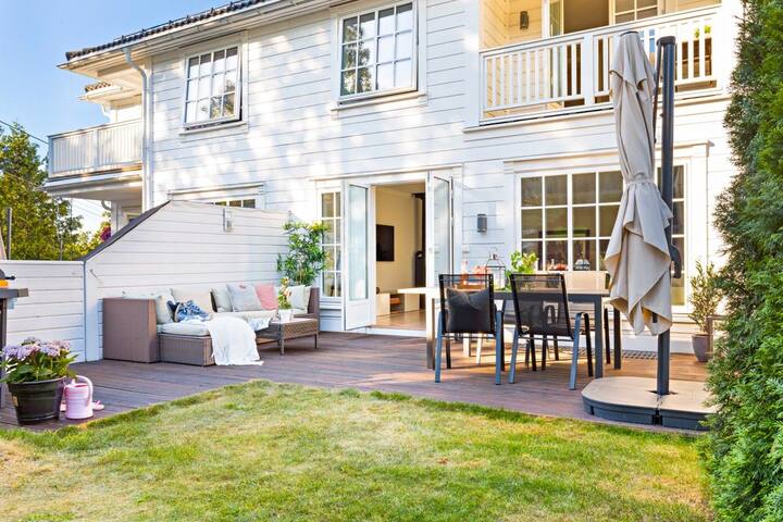 Modern townhouses | view | child friendly | gallery image 5