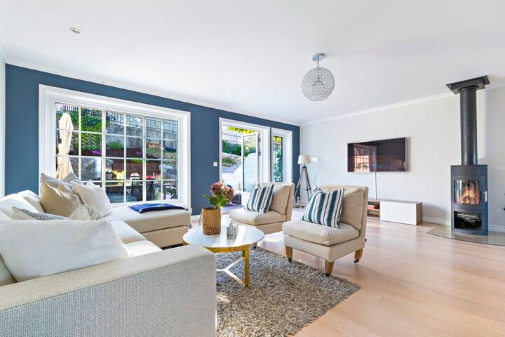 Modern townhouses | view | child friendly | gallery image 2