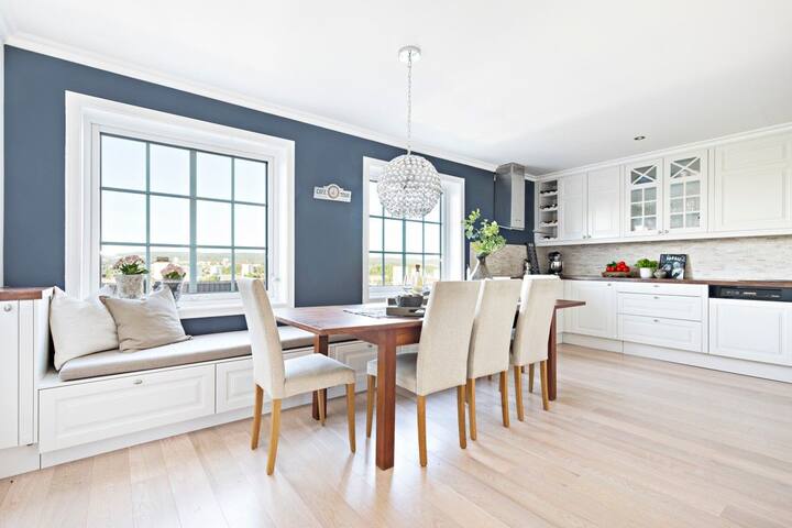 Modern townhouses | view | child friendly | gallery image 3