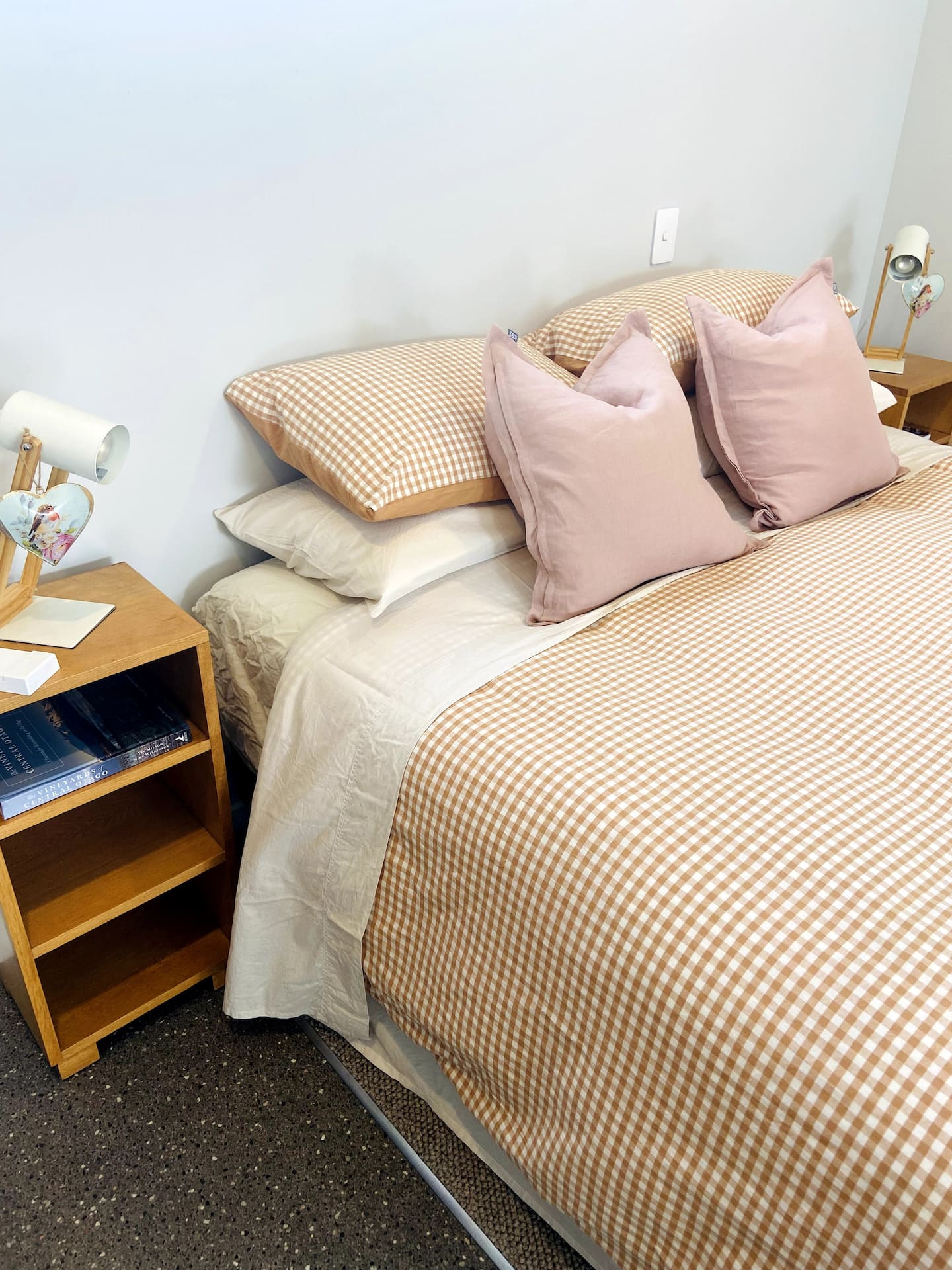 Charming Studio Unit 2 In Clyde 3