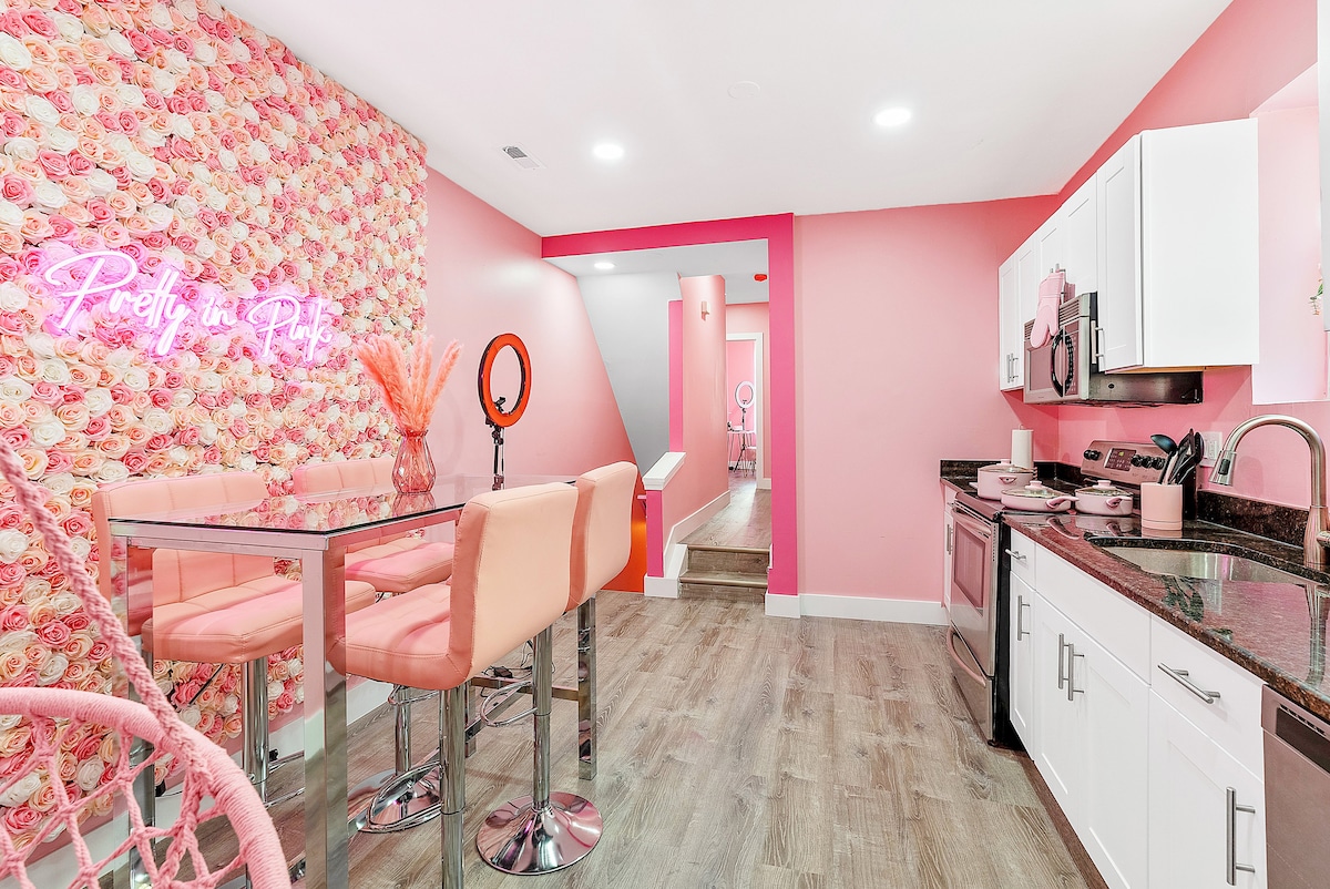 Pretty & Pink With Ballpit - Apartments for Rent in Philadelphia,  Pennsylvania, United States - Airbnb