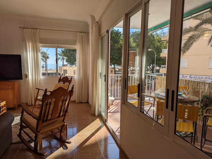 Mlango wa roshani unaounganisha sebule na mtaro