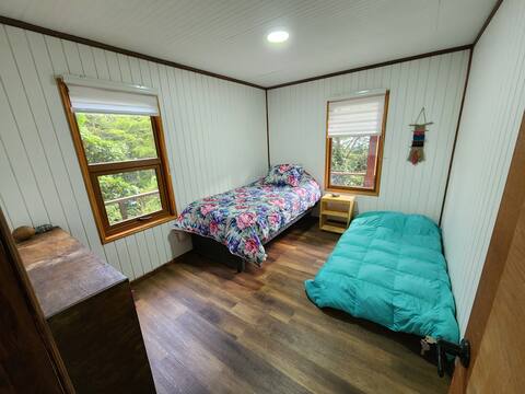 1 room with 2 single beds
