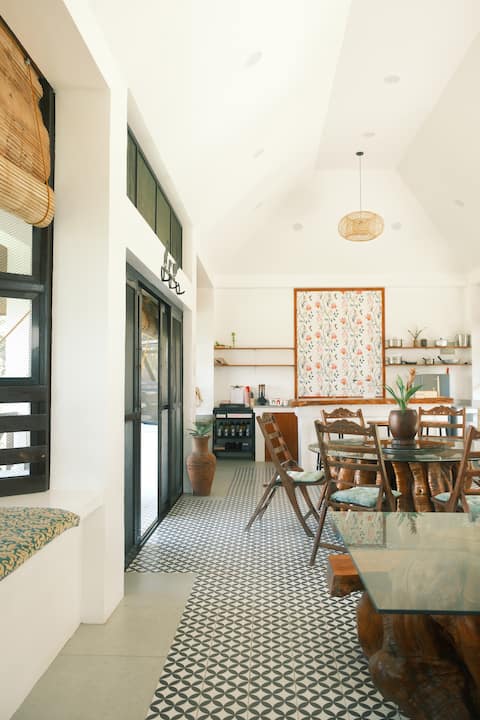 BougainVillas- Private Rustic Retreat 21 PAX