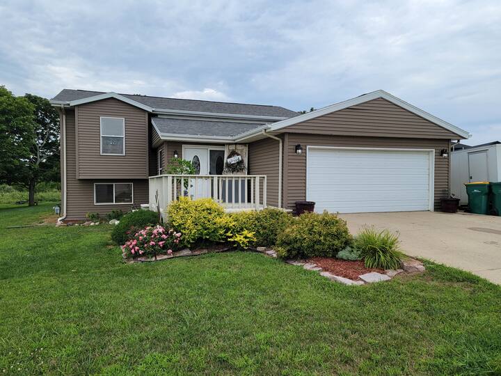 FUN and COZY home Houses for Rent in Milford, Iowa, United States