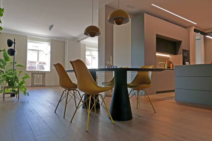 Artsy 130 m Apartment at Letras