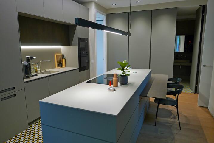 Artsy 130 m Apartment at Letras gallery image 5