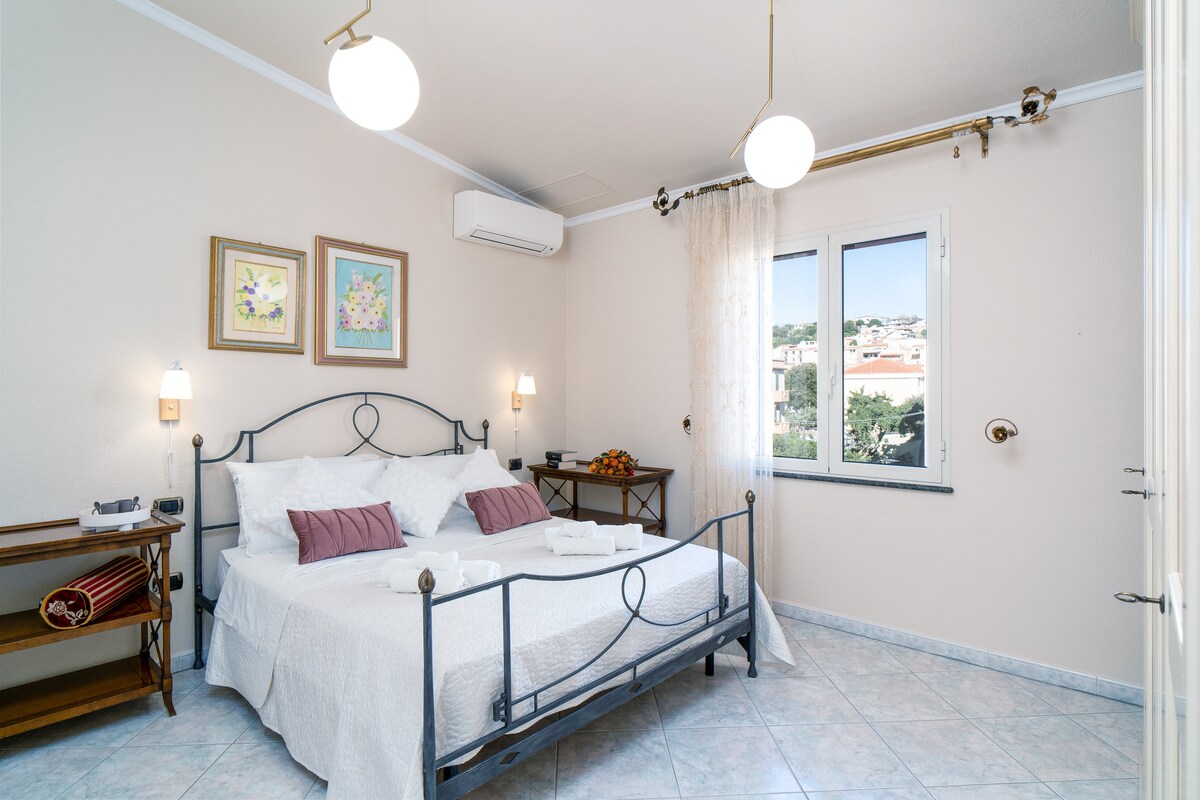 HABITACIÓN DOBLE ESPACIOSA Y MUY LUMINOSA.