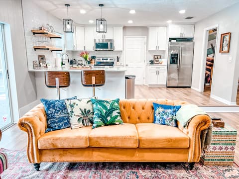 Successful Airbnb property: 3/2, 3 miles to Busch Gar *Pool, Game,CoffeeBar* in East Lake Orient Park