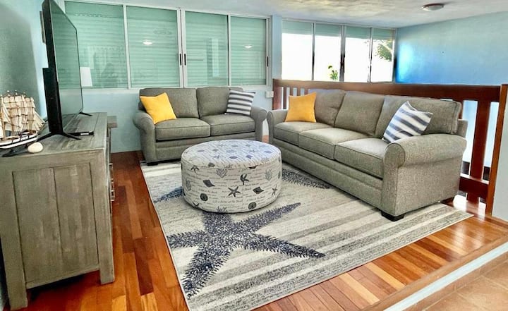 Slaapkamer 4 is een kinderzolder/ slaapbank met PS4 en bordspellen Gelegen op de tweede verdieping  