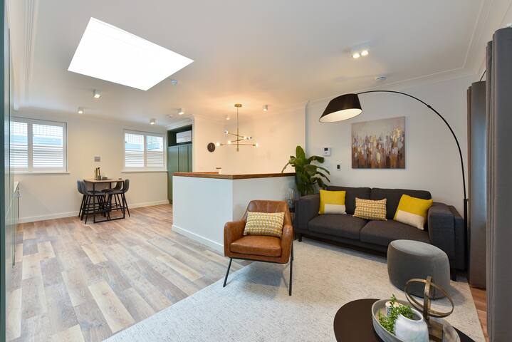 Beautiful 2 Bed Apartment