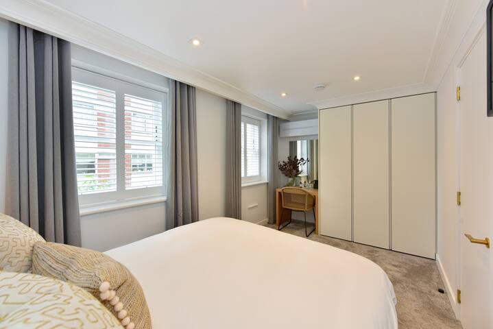 Beautiful 2 Bed Apartment gallery image 4