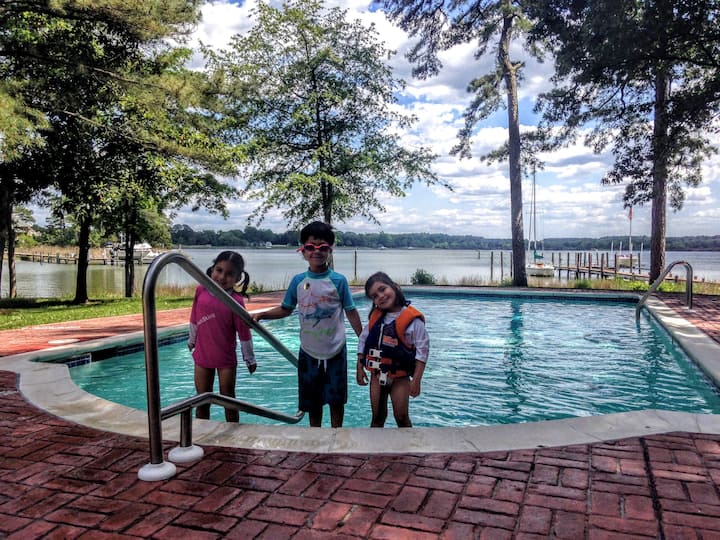 Easton / St. Michaels Retreat Riverfront with Pool