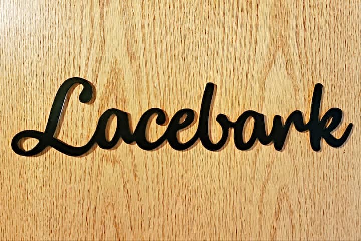 Lacebark е спалня на основния етаж с двуетажни легла.