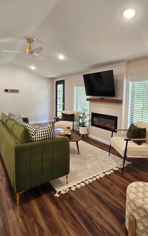 Top performing Airbnb: Mama's Bungalow in Hickory / Lenoir / Morganton