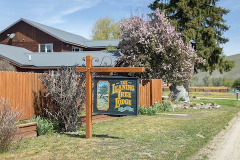 The Leaning Tree Lodge