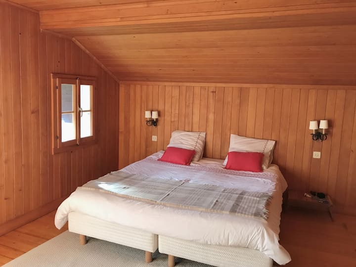 2. spavaća soba: 2x90x200 kreveta, 1. kat, pogled na planinu