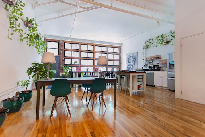 Huge Creative Duplex Loft| Williamsburg 3,000Sq/Ft
