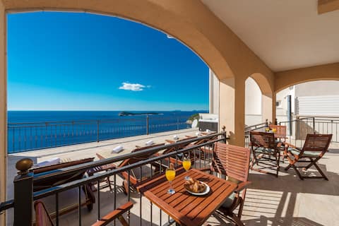 Popular Airbnb listing: Sea view apartment balcony 3 pax in Općina Konavle