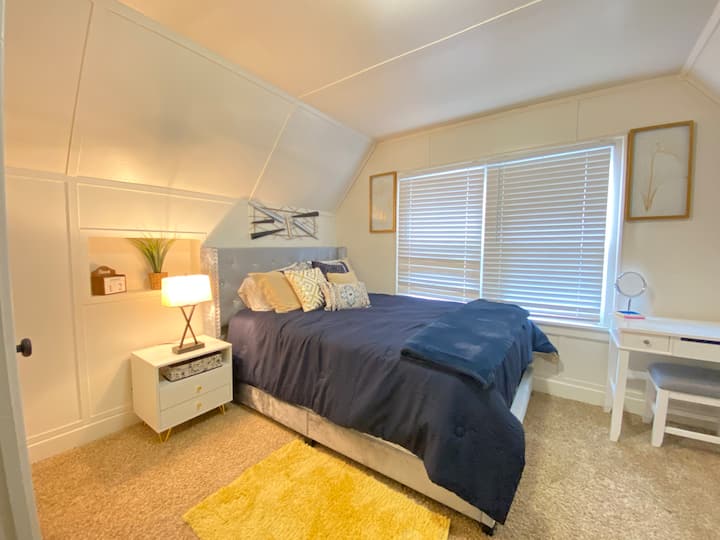 Sky In Portland Studio-across From Ohsu - Portland, OR