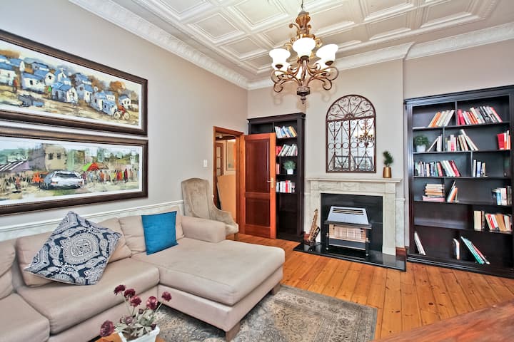 Popular Heritage Home - Beautiful And Safe! - Johannesburg