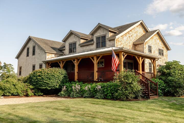 High-End Coastal Country Retreat- Main House gallery image 3