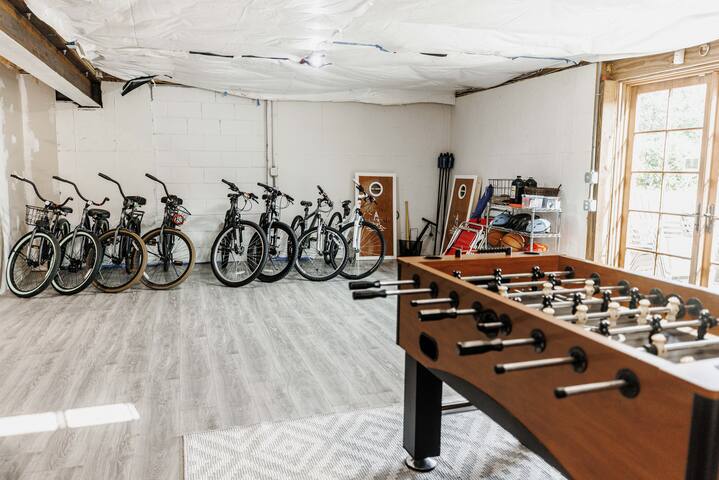 High-End Coastal Country Retreat- Main House gallery image 4