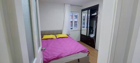 Close to subway and university