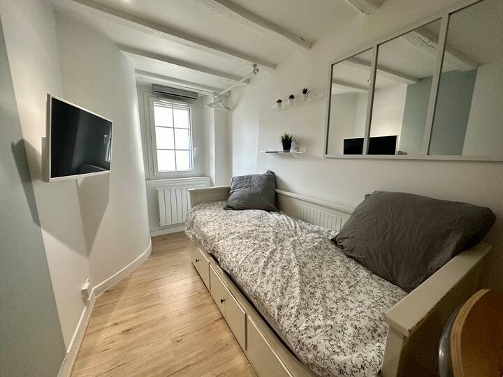 Studio Nantes Graslin Apartments for Rent in Nantes, Pays de la Loire