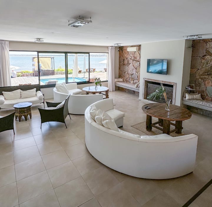 Incredible ocean views, full amenities Apartments for Rent in Punta