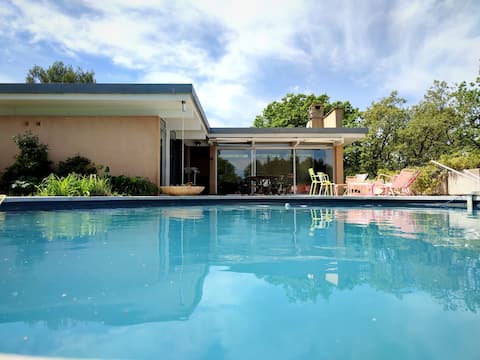 Architect's villa on the heights of the village