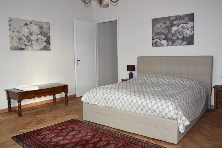 Dhomë gjumi 3 kati i dytë