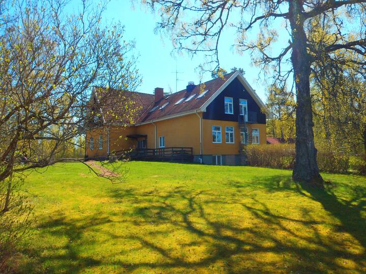 Spacious apartment in former school, forest view! Apartments for Rent in Gårdsjö, Västra