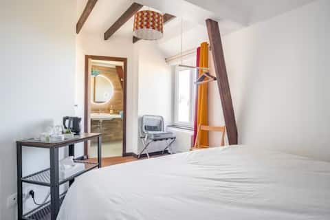 2 lovely en-suite BR/W 2 Bathr Pkg near MStMichel