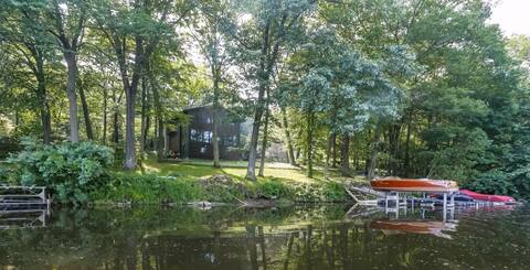 The Getaway: Beautiful Waterfront - New Milford CT