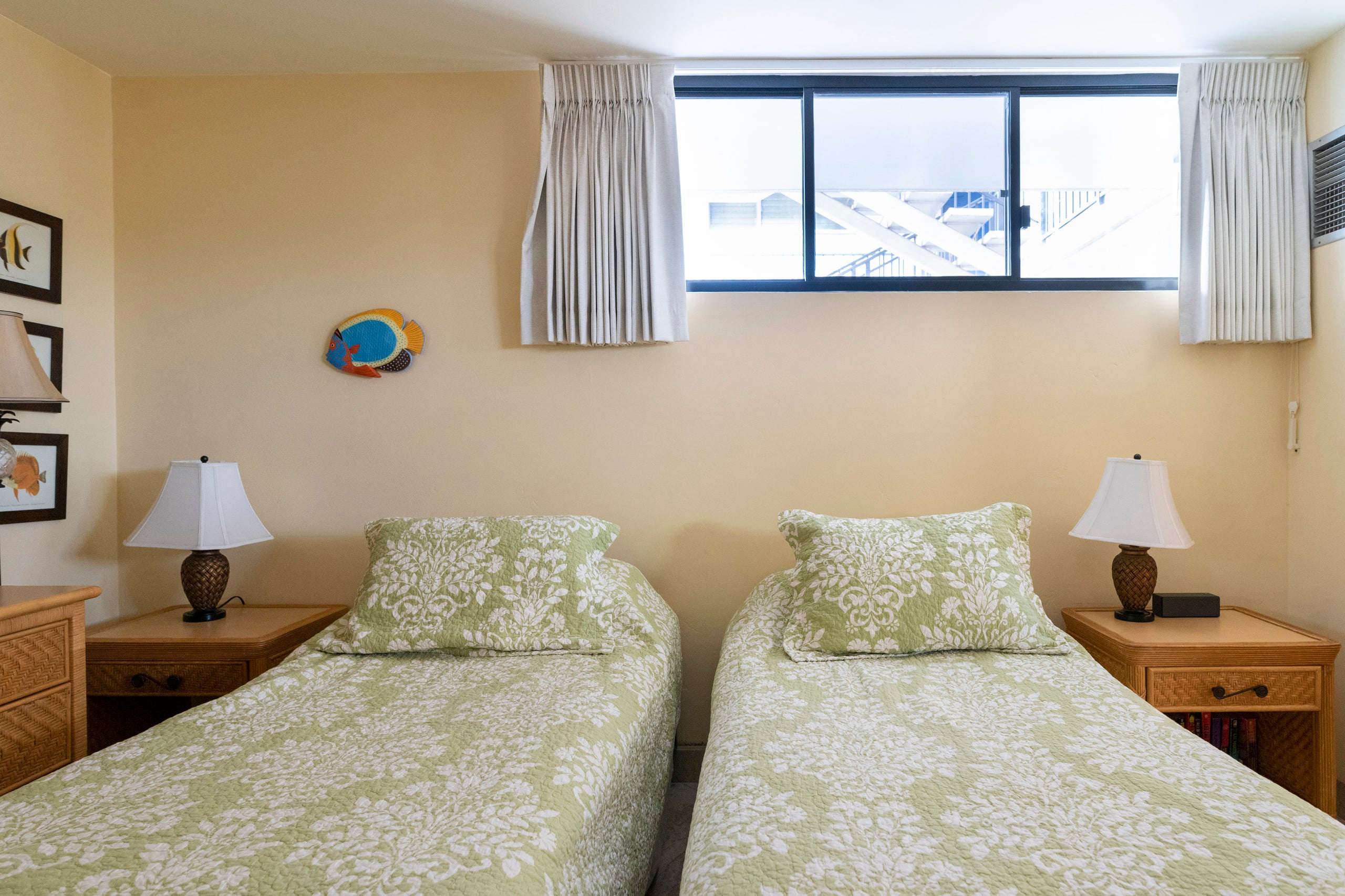 Stunning 2BD/2BA Oceanfront Condo - Image 2