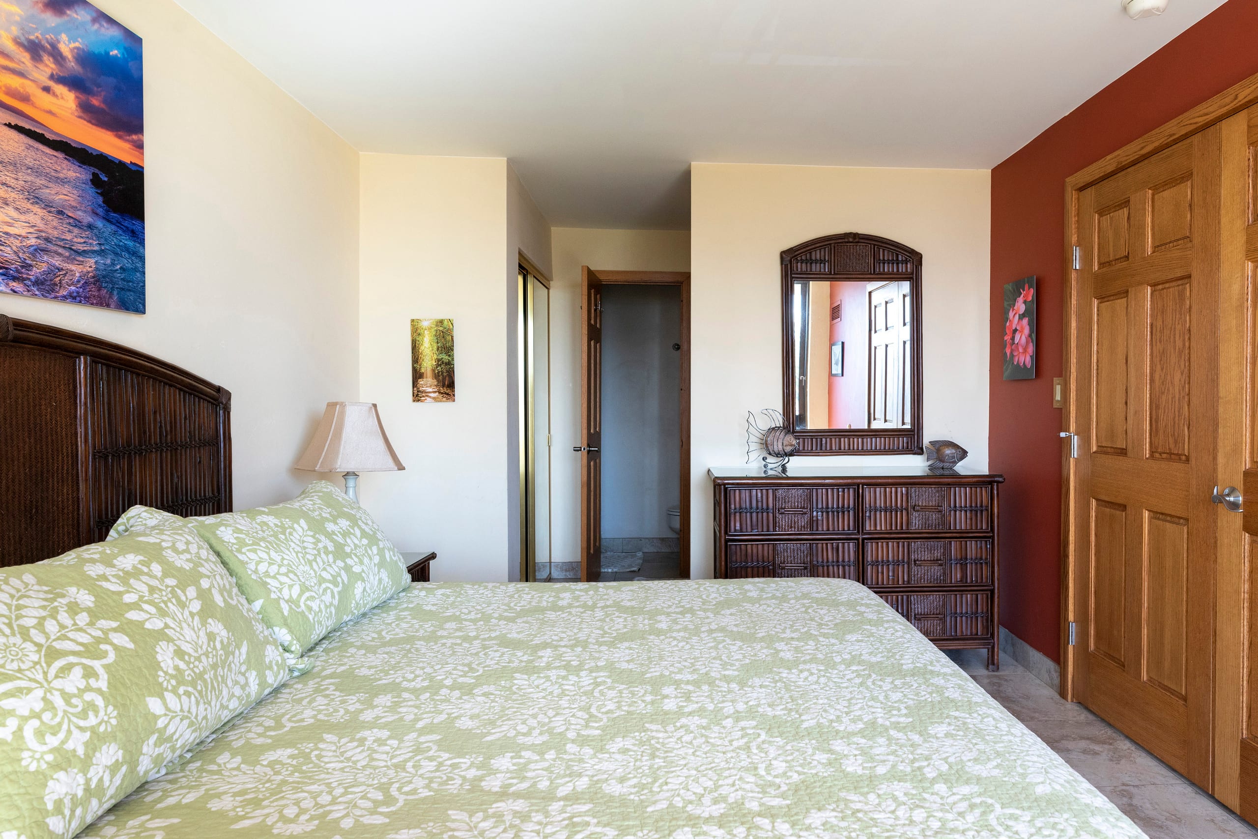 Stunning 2BD/2BA Oceanfront Condo - Image 1