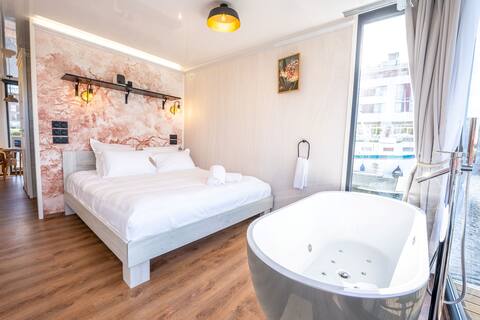 Cocon Intime Insolite hot tub (20 minutes from CDG)