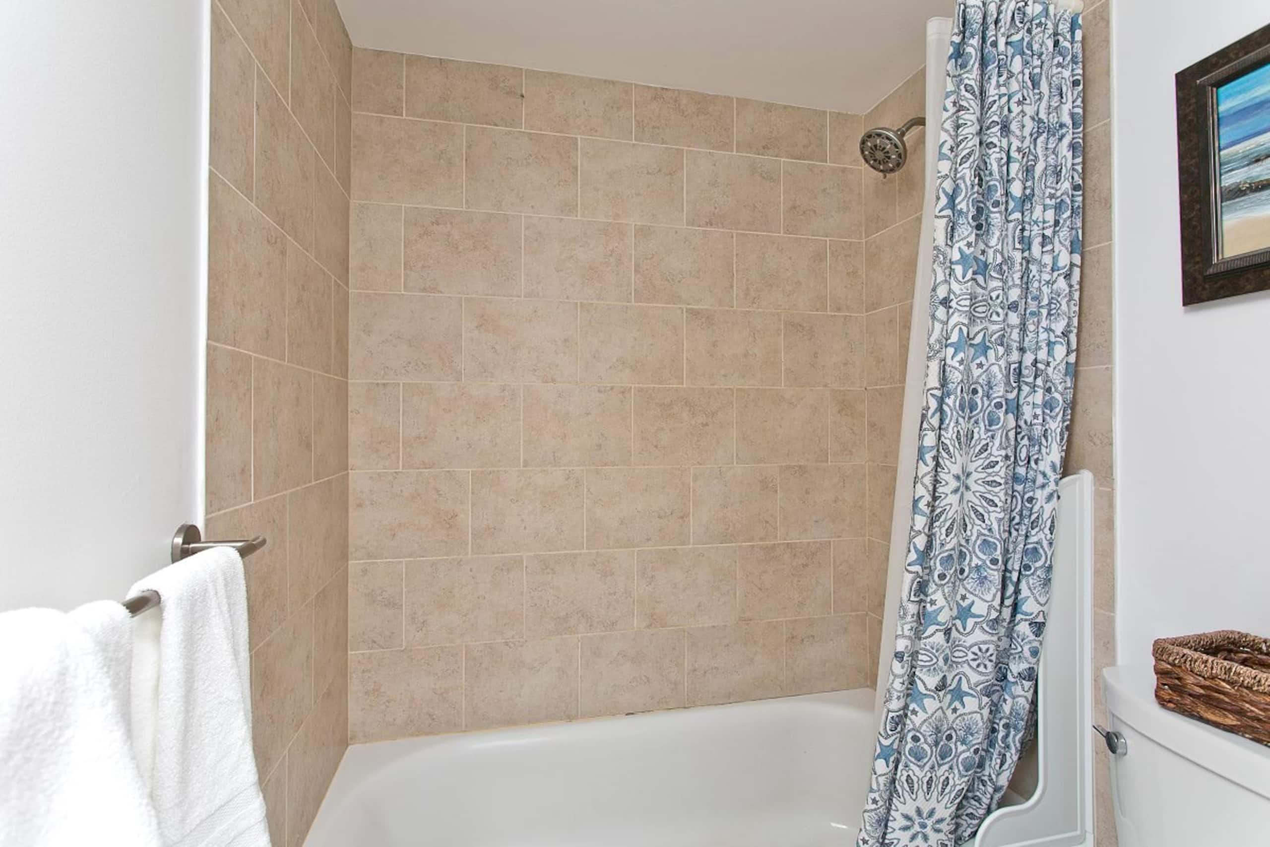 Condo in Honolulu · ★4.66 · 1 bedroom · 3 beds · 1 bath - Image 12