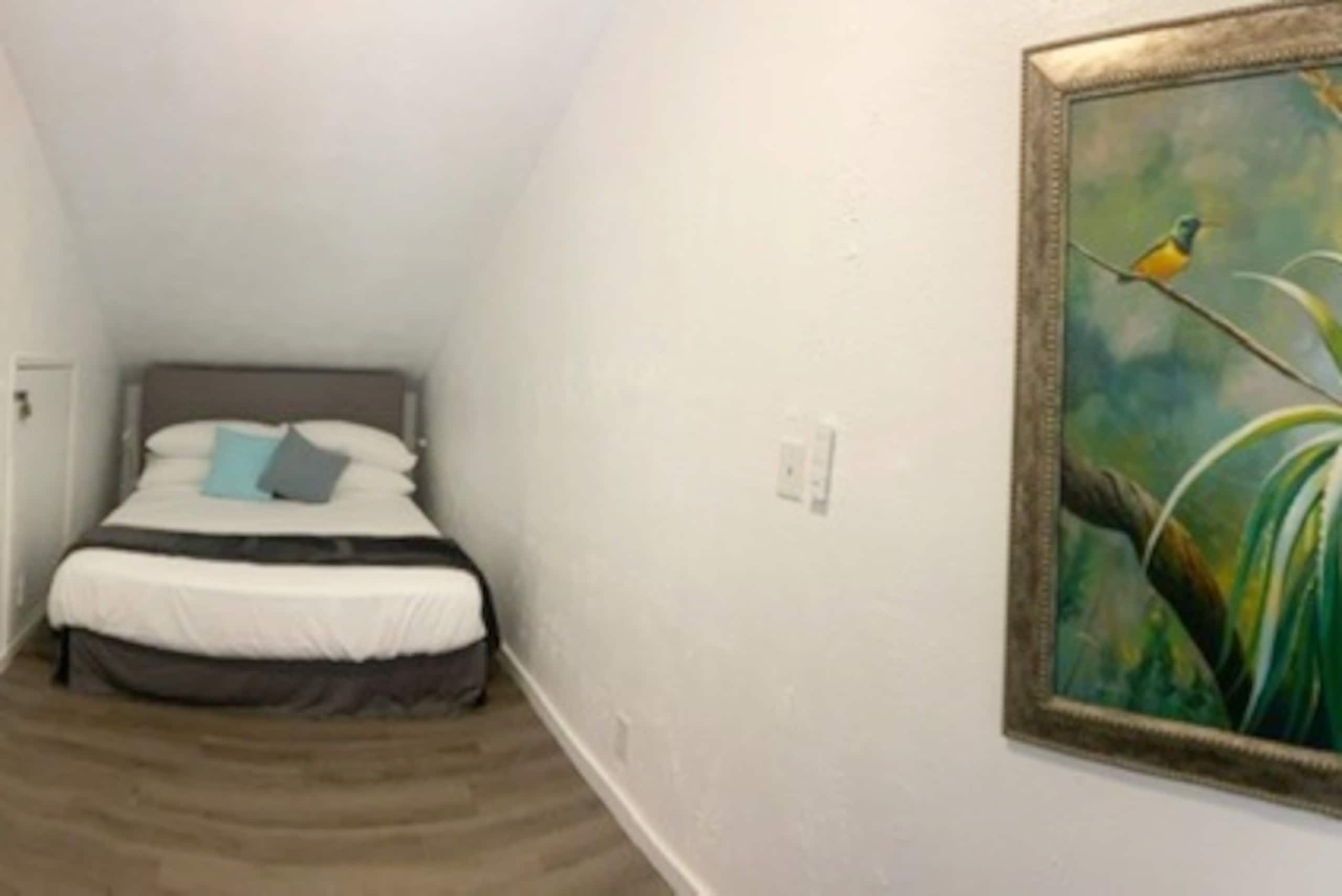Condo in Kihei · ★4.75 · 2 bedrooms · 2 beds · 1 bath - Image 18