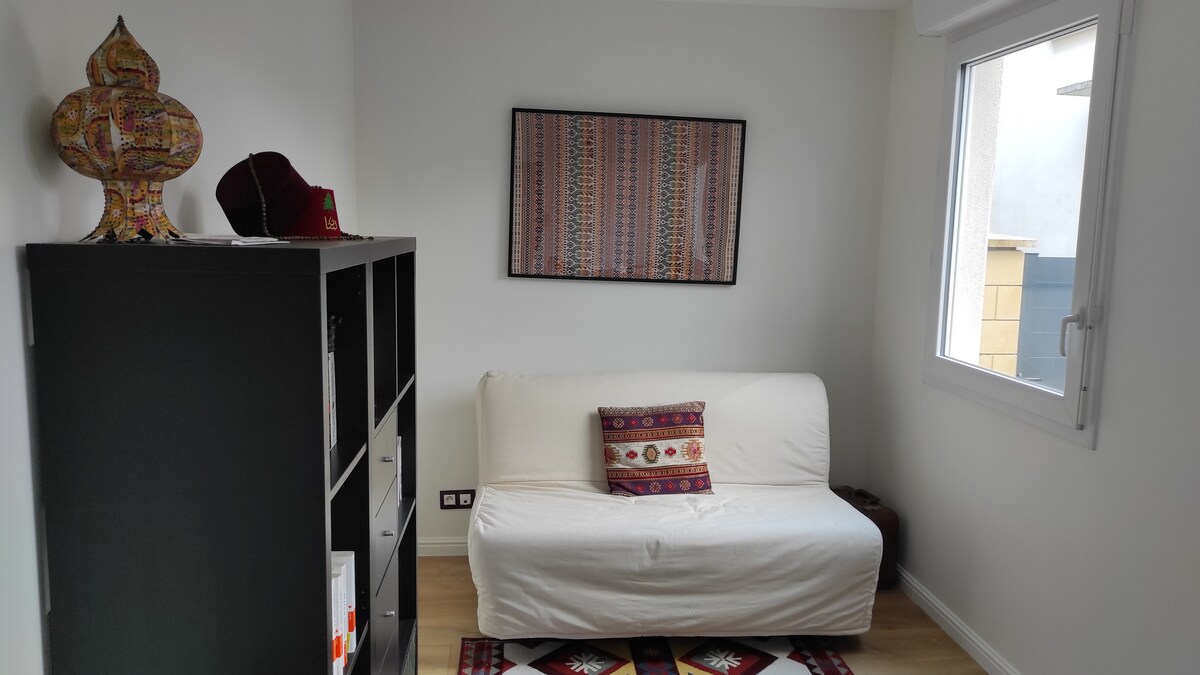 سرير أريكة – مقعدان