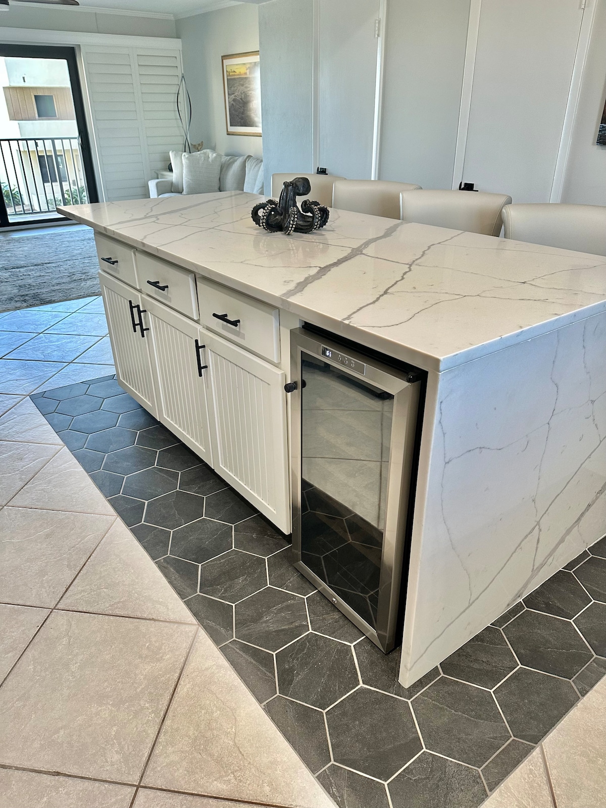 Sophisticated Oceanfront Luxury Condo