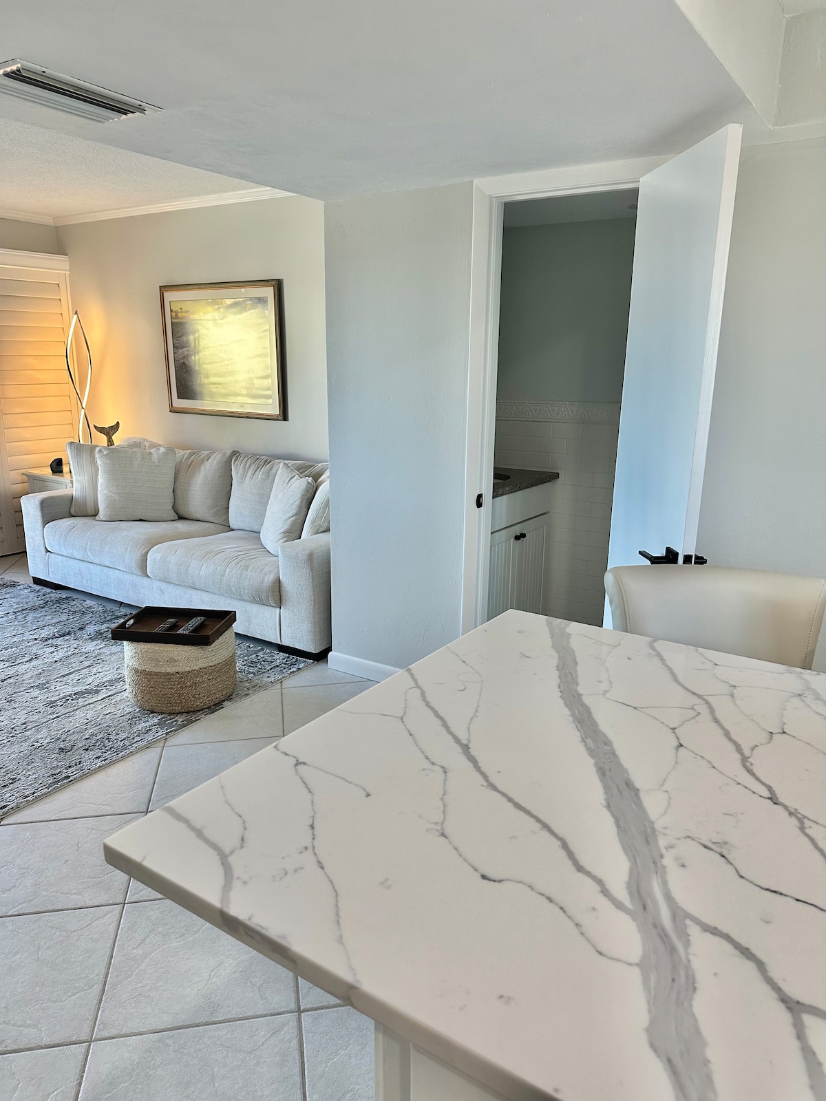 Sophisticated Oceanfront Luxury Condo
