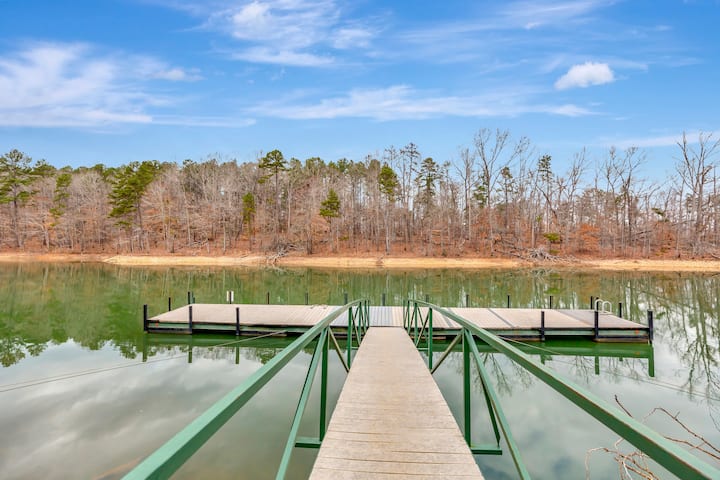 Lake Hartwell Condo - Clemson - Condominiums for Rent in Seneca, South  Carolina, United States - Airbnb