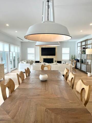 Villa Chill | Superior Style and Gas Heated Spa! gallery image 4