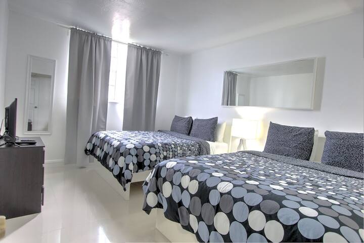 Beautiful apt with 2 bedrooms gallery image 2