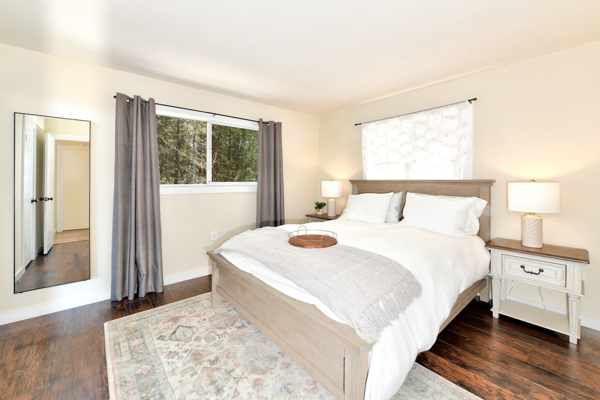 לישון בשקט על מזרני ספוג זיכרון ולשקוע את הבהונות בשטיח הקטיפה