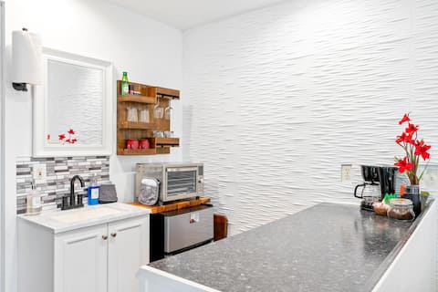 Successful Airbnb property: Calming Volcano Studio close to the Ocean in Big Island