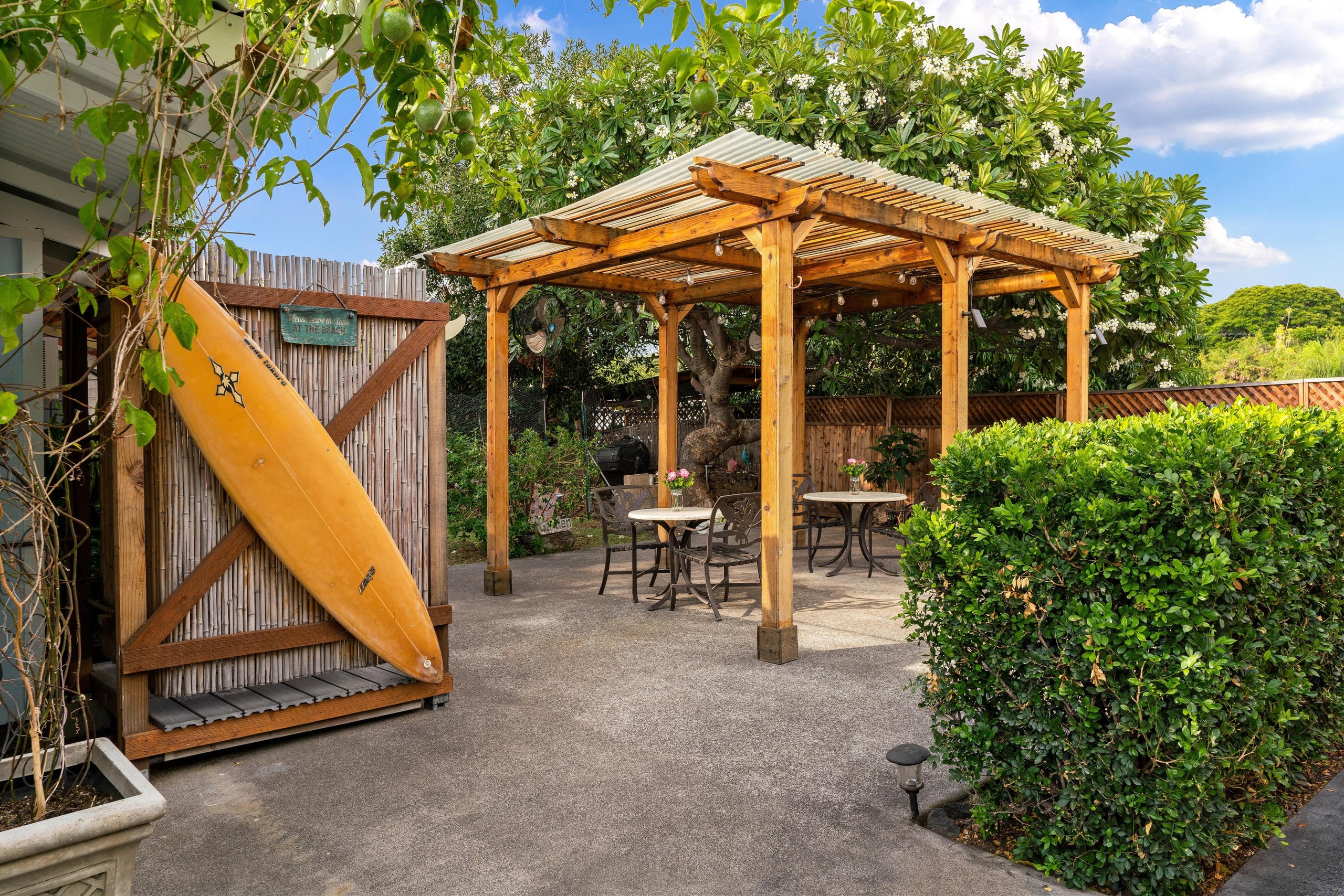 Calming Volcano Studio close to the Ocean - Image 15